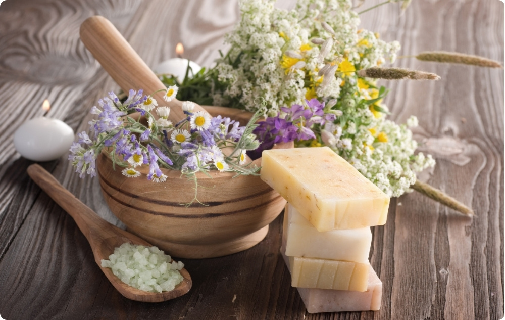 Yrttikylpynä ihon ja päänahan kireyteen