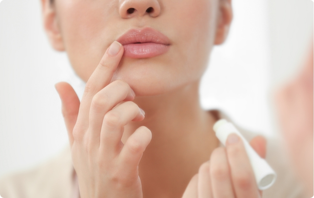 Öljynä huuliherpekseen tai aftahaavoihin